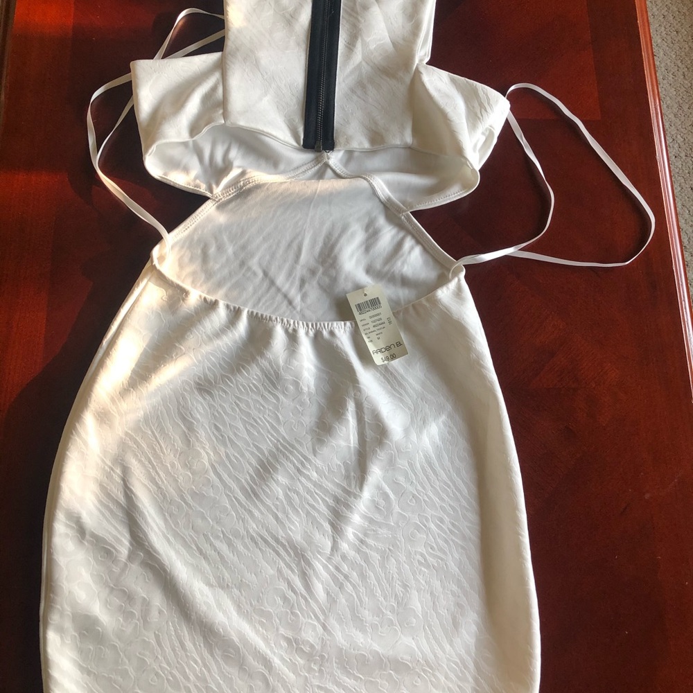 Dress - Picture 5 of 5